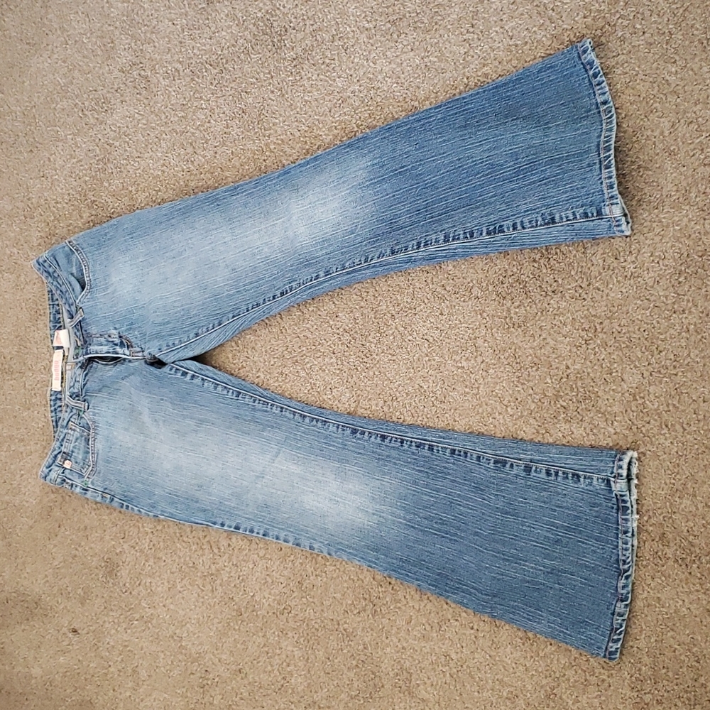 BONGO Boot Cut Blue Jeans With Rhinestones On Back Pockets